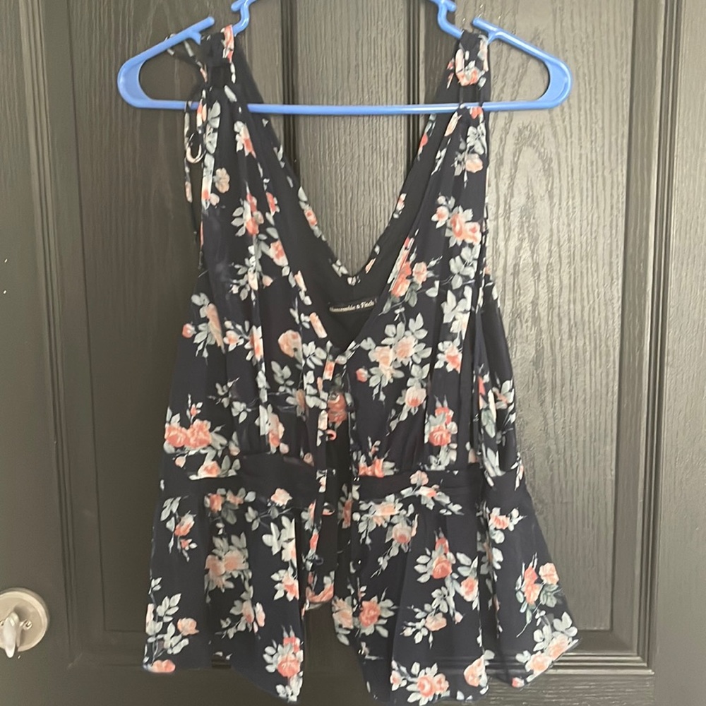 Abercrombie top